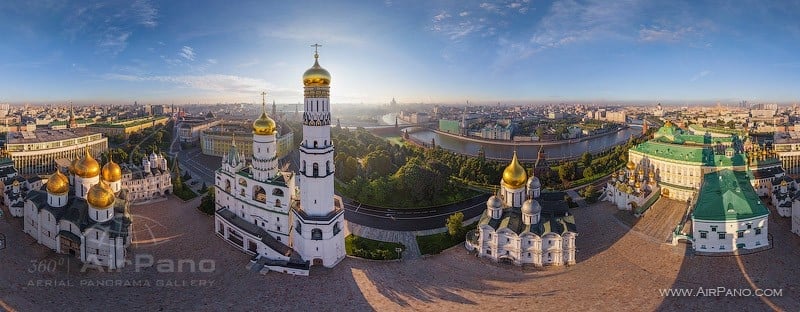Соборная площадь, колокольня Иван Великий / Фото из России