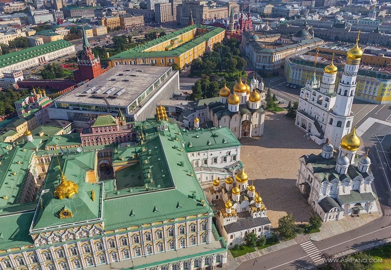 Вид на Соборную площадь Московского Кремля / Фото из России