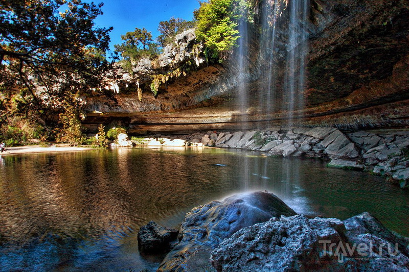 Hamilton Pool / 