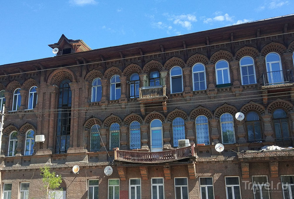 Окна и балконы дома Челышева / Фото из России
