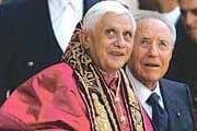 Папа Римский Бенедикт XVI Фото: Manwb.ru