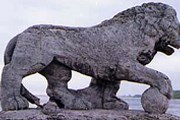 Лев на Елагином острове. Фото: club007.webservis.ru