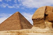 Пирамиды в Гизе и сфинкс //GettyImages