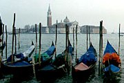 Венецианские гондолы. // Travel.ru