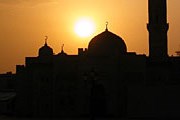 Мечеть на заходе солнца. // brokenkode.com