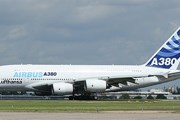 Первый в мире двухэтажный самолет A380 // Airliners.net