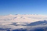 Гегамские горы (вид с горнолыжного  курорта Цахкадзор). // armenica.info