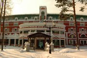 Архитектура отеля напоминает дворец в "Царицыно". // imperialhotel.ru