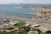 Взлетно-посадочная полоса аэропорта Гибралтар // Airliners.net
