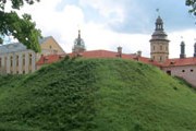 Иностранные туристы выбирают экскурсии в Несвижский замок. // "Белорусские новости"