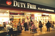 Магазин Duty Free в аэропорту // majo.co.jp