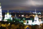 Новодевичий монастырь - одна из популярных среди туристов достопримечательностей. // brodyaga.ru