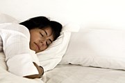 Подушка заменит в постели живого человека. // GettyImages