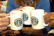 Кофейни Starbucks появятся в Чехии. // hpbimg.juliebtextiles.co.uk