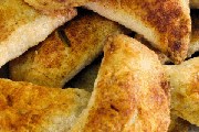 Энпанадас - пироги с мясом, рыбой и зеленым горошком. // kdweeks.com