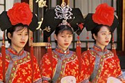 Большинство жителей Китая носят одну из 100 фамилий. // GettyImages