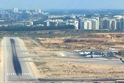 ВПП и стоянка самолетов в аэропорту Sde Dov // Airliners.net