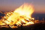 Пожары в Греции бушуют вдали от курортов. // GettyImages