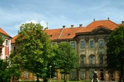 Монастырь был основан в 1144 году чешским князем Владиславом II. // subjekty.plzensky-kraj.cz