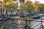 Велосипед – популярное в Амстердаме средство передвижения. // GettyImages