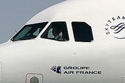 Кокпит самолета Air France с логотипом альянса SkyTeam // Airliners.net