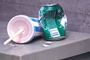 За мусор, брошенный на улице, в Вене оштрафуют. // GettyImages