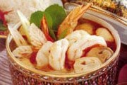 Tom Yam Gung - креветочный суп с грибами и лимонной травой. // simply-thai.com