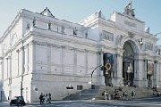 Дворец выставок в Риме приглашает посетителей. // palazzoesposizioni.it