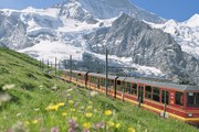 Поезд на гору Юнгфрау // jungfraubahn.ch