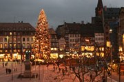 В Страсбурге открылась рождественская ярмарка. // jmrw.com