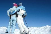 Все больше туристов едет в горнолыжную Австрию. // GettyImages