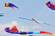 Сотни воздушных змеев раскрасят небо над Китаем. // wildwoodsnj.com