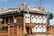 Знаменитый «кружевной дом» купца Шастина в Иркутске. // baikal.irkutsk.ru