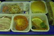Еда в американских самолетах становится платной. // Travel.ru