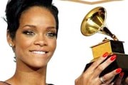 Певица Rihanna и ее Grammy-2008. // Reuters