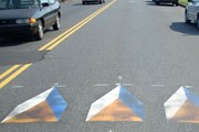 Трехмерные рисунки нанесены на сотне перекрестков города. // kyw1060.com