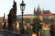 Прага остается самым популярным среди туристов городом. // hep2.fzu.cz