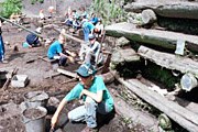 На раскопе ведутся археологические изыскания. // krugosvet.ru