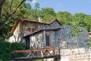 Комплекс Lapcici Villas расположен в тихом и живописном месте. // montenegro.com