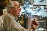 Часть голландских баров игнорирует закон, позволяя посетителям курить табак. // Travel.ru