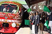 В Кашмире торжественно открыли новую железнодорожную линию. // timesonline.co.uk