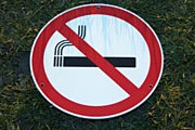 Условий для курения в Британии все меньше. // GettyImages