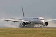 Литовская flyLAL останавливает полеты. // Airliners.net