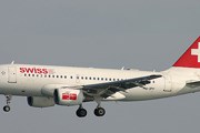 Самолет авиакомпании SWISS // Airliners.net