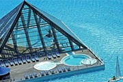 Один из бассейнов, спроектированных Crystal Lagoons для «Города звезд». // duttondirect.com