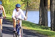 Велосипедная прогулка позволит оценить красоту пейзажей. // voga.org