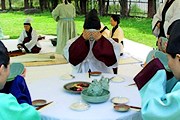 Гости смогут принять участие в чайной церемонии. // visitkorea.or.kr