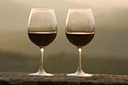 Во время праздников проводятся дегустации вин. // GettyImages
