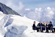 Деловая встреча может проходить даже на леднике. // Switzerland Tourism