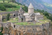Татевский монастырь расположен в 280 км от Еревана. // Wikipedia